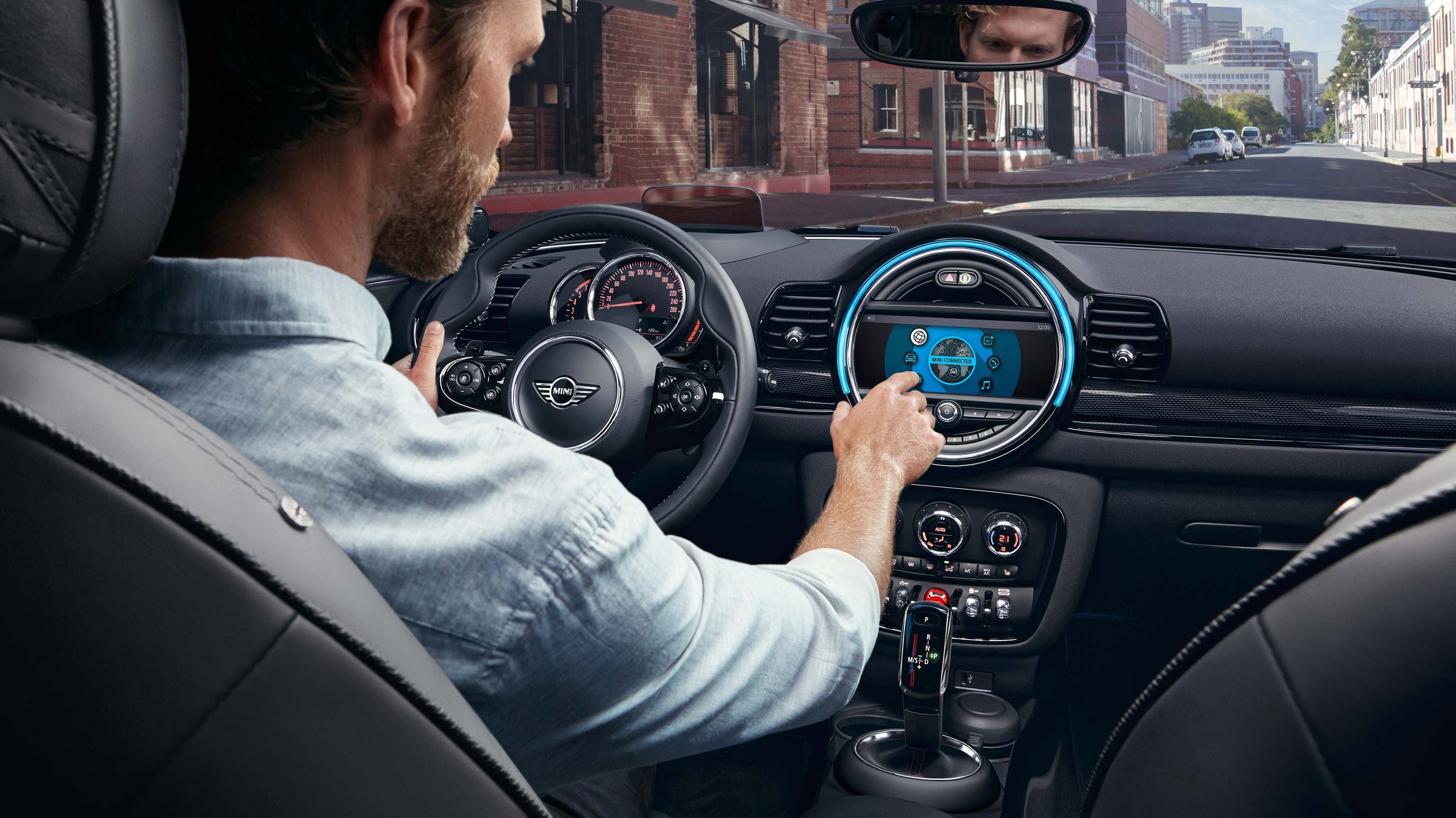 MINI CONNECTED